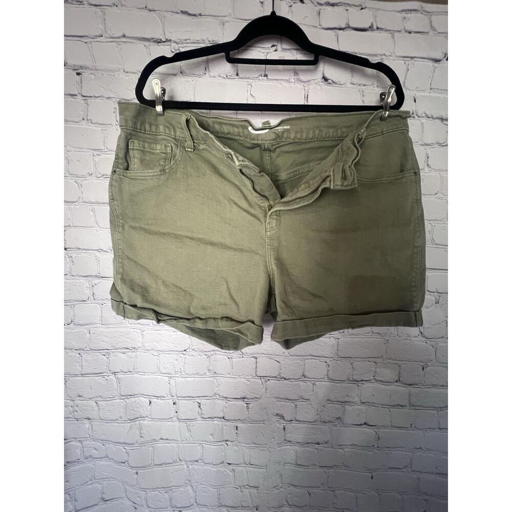 Old navy boyfriend olive green utility pocket rolled hem shorts size 18